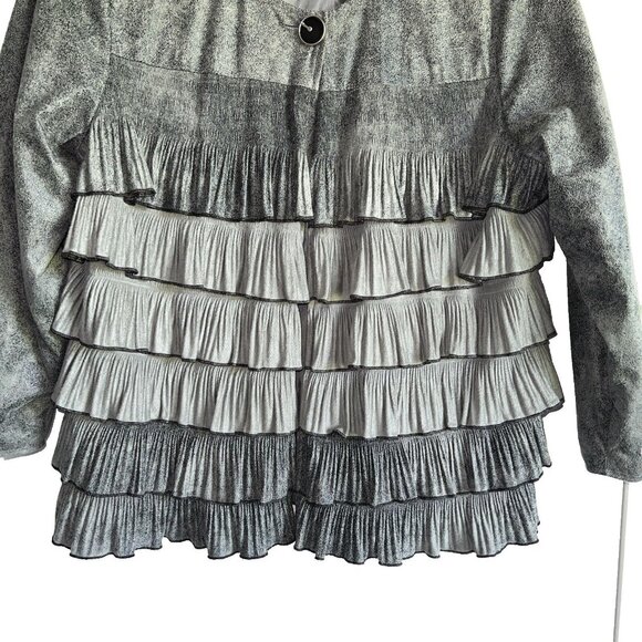 Great Cavalier Womens Tiered Ruffle Faux Suede Jacket Medium Grays Button - Picture 3 of 8